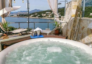 Awesome Apartment In Utjeha With Wifi