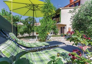 Awesome Apartment In Vinkuran With Wifi