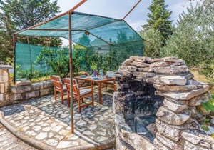 Awesome Apartment In Vinkuran With Wifi