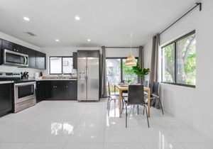 Awesome Duplex 3 Bedrooms 2 bathrooms