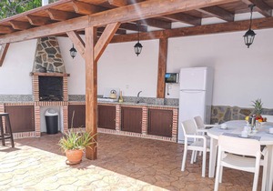 Awesome home in Algatocín