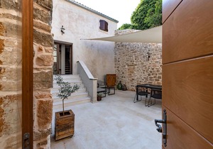 Awesome home in Bale with WiFi