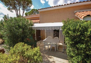 Awesome home in Calvisson with 1 Bedrooms and Outdoor swimming pool