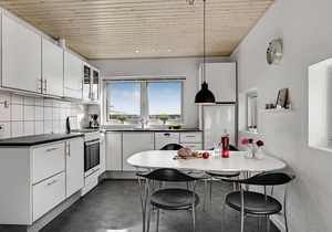 Awesome home in Egå with kitchen