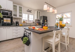 Awesome home in Kakma