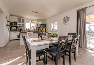 Awesome home in Kakma