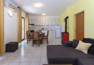 Awesome home in Kastel Novi with WiFi