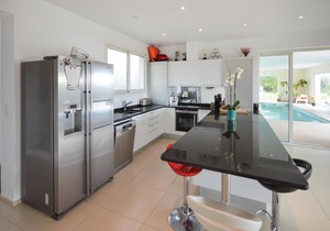 Awesome home in La Gaude with kitchen