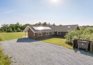 Awesome home in Løkken with sauna
