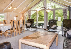 Awesome home in Oksbøl with sauna
