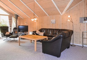 Awesome home in Oksbøl with sauna