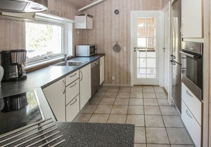 Awesome home in Samsø with kitchen