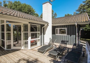 Awesome home in Samsø with kitchen