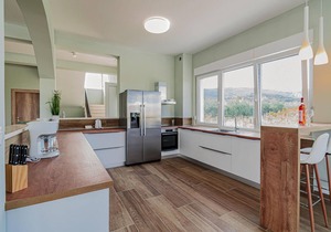 Awesome home in Sreser