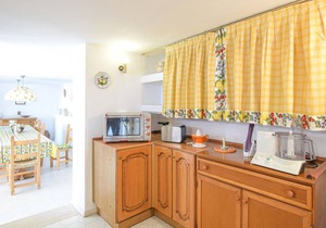 Awesome home in Stalettì