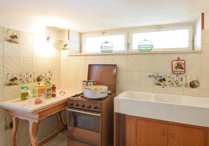 Awesome home in Stalettì