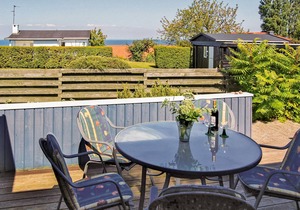 Awesome home in Strøby with WiFi