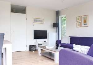 Awesome home in Vlagtwedde with WiFi