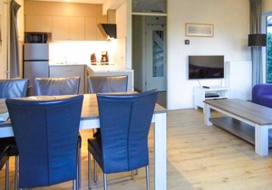 Awesome home in Vlagtwedde with WiFi