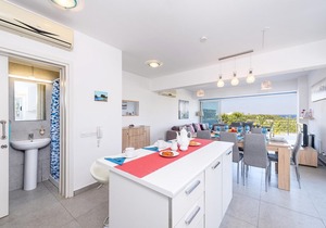 Ayia Triada View - A modern 4 bedroom Villa with private pool