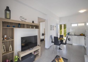 Ayios Elias Alice Suite