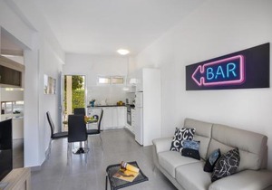 Ayios Elias Alice Suite