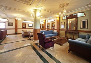 Azade Hotel