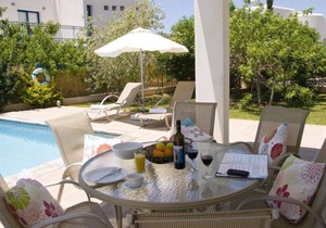 Azzurro Holiday Villas