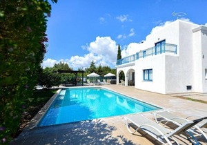 Azzurro Holiday Villas