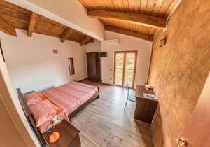 B&b La Mortella With Pool