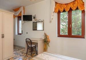 B&B La Mortella With Pool