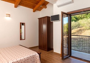 B&B La Mortella With Pool