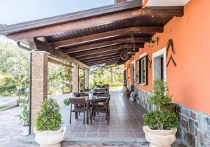 B&b La Mortella With Pool