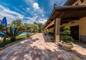 B&b La Mortella With Pool