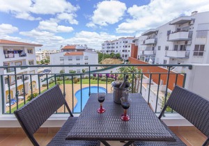 B41 - Windmill Modern with Pool