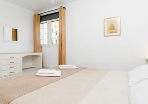 BA Suite (2 double rooms)