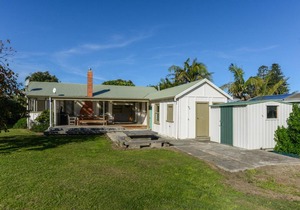 Bach No 40 - Waimarama Holiday Home