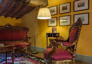 Badia Cantignano Villa Sleeps 22 with Pool Air Con and WiFi