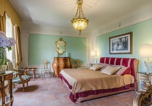Badia Cantignano Villa Sleeps 22 with Pool Air Con and WiFi
