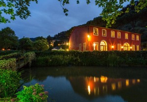 Badia Cantignano Villa Sleeps 12 with Pool Air Con and WiFi
