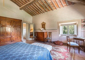 Badia Cantignano Villa Sleeps 14 with Pool Air Con and WiFi