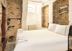 Balat Heritage Close to Iconic Spots