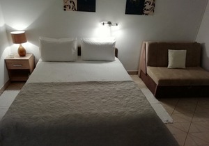 Balcony with Sea view, 5 min Walk to the Beach, Wi-Fi, Aircon, Parking