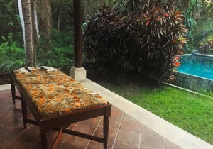 Balinese Style Superior Room in Sukawati Gianyar, Lush Garden in the Property