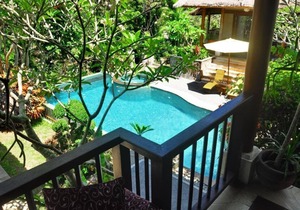 Balinese Style Superior Room in Sukawati Gianyar, Lush Garden in the Property
