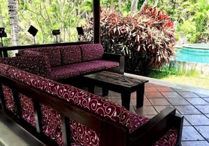 Balinese Style Superior Room in Sukawati Gianyar, Lush Garden in the Property
