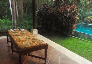Balinese Style Superior Room in Sukawati Gianyar, Lush Garden in the Property