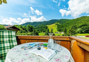 Balsberg Südost apartment with 2 bedrooms and large balcony with mountain views