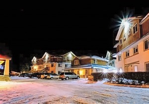 Banff Boundary Lodge