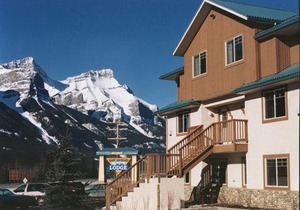 Banff Boundary Lodge